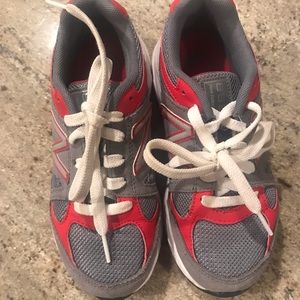 Boys New Balance 888 Size 1